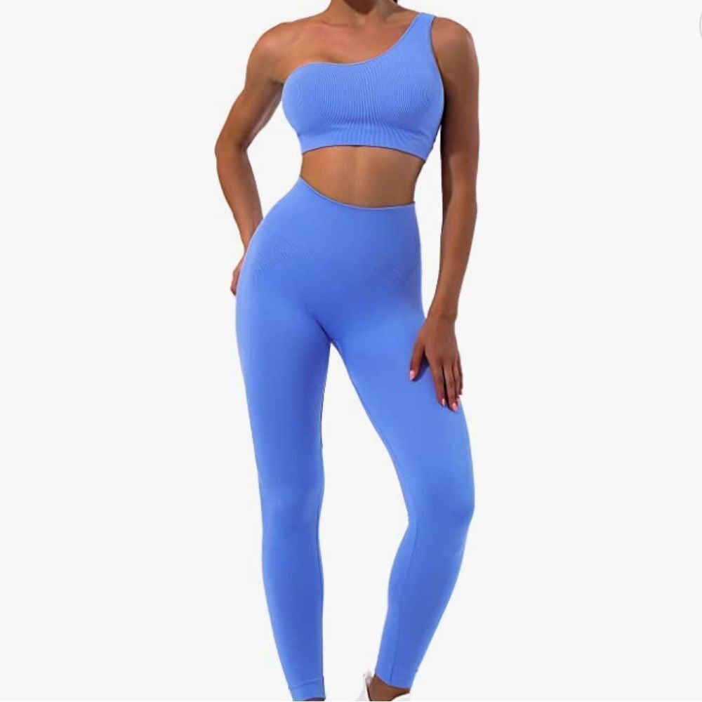 Women’s athletic wear set